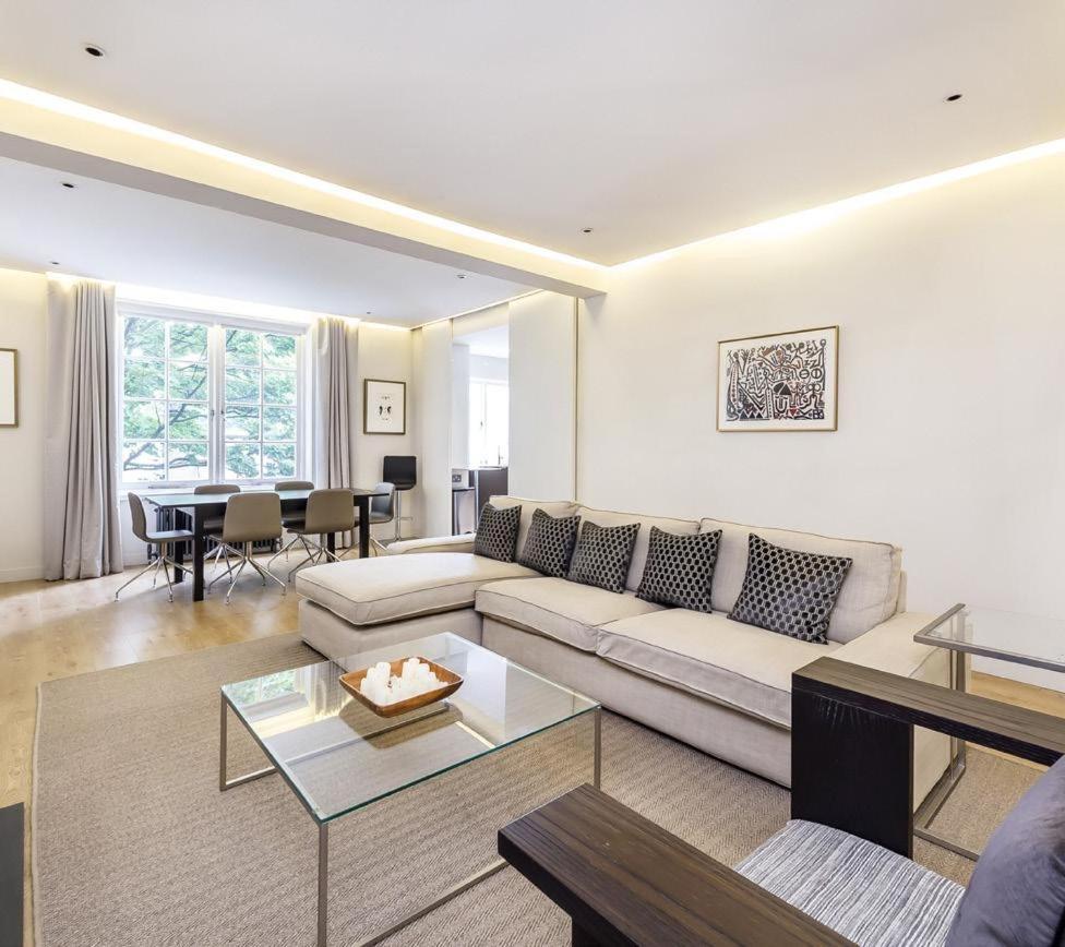 2 Bed, 2 Bath In Mayfair, Garden View Лондон Экстерьер фото